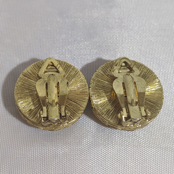Vintage Gold & Black Liz Claiborne Clip Earrings - Picture 2 of 4